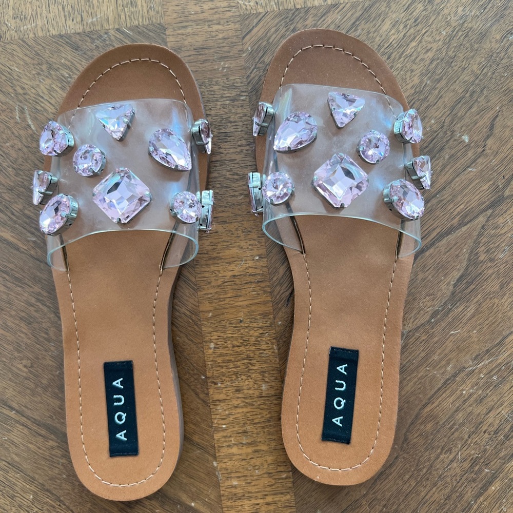 EUC Aqua size 9 sandals /slides